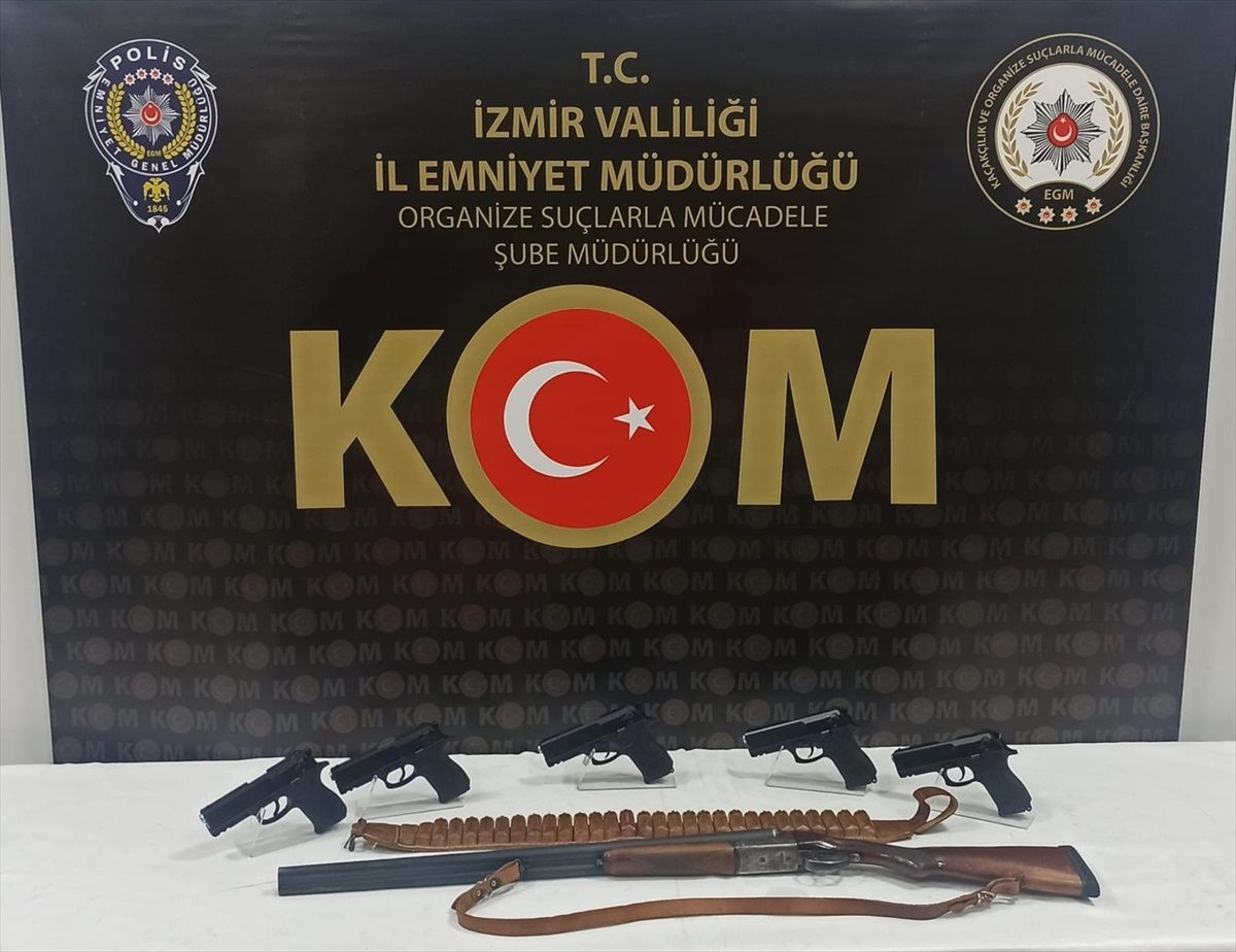 İzmir\'de yasa dışı silah ticareti operasyonu: 1 tutuklama