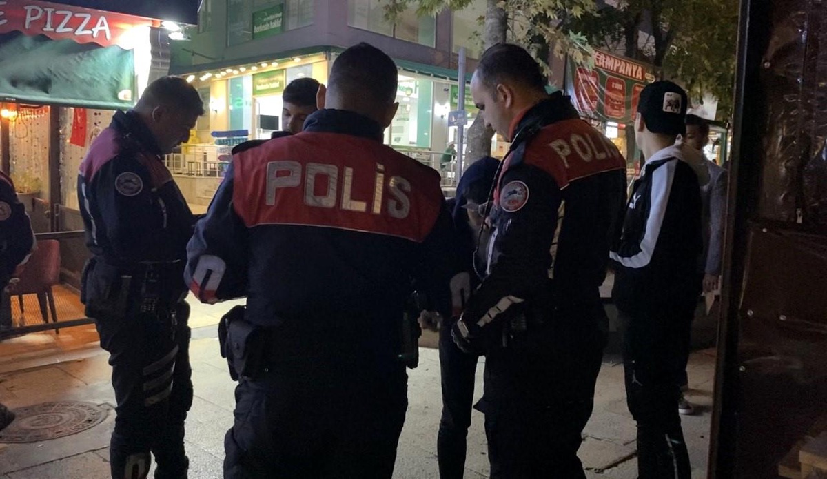 Denizli\'de Kafeteryalar Bölgesinde Şok Denetim