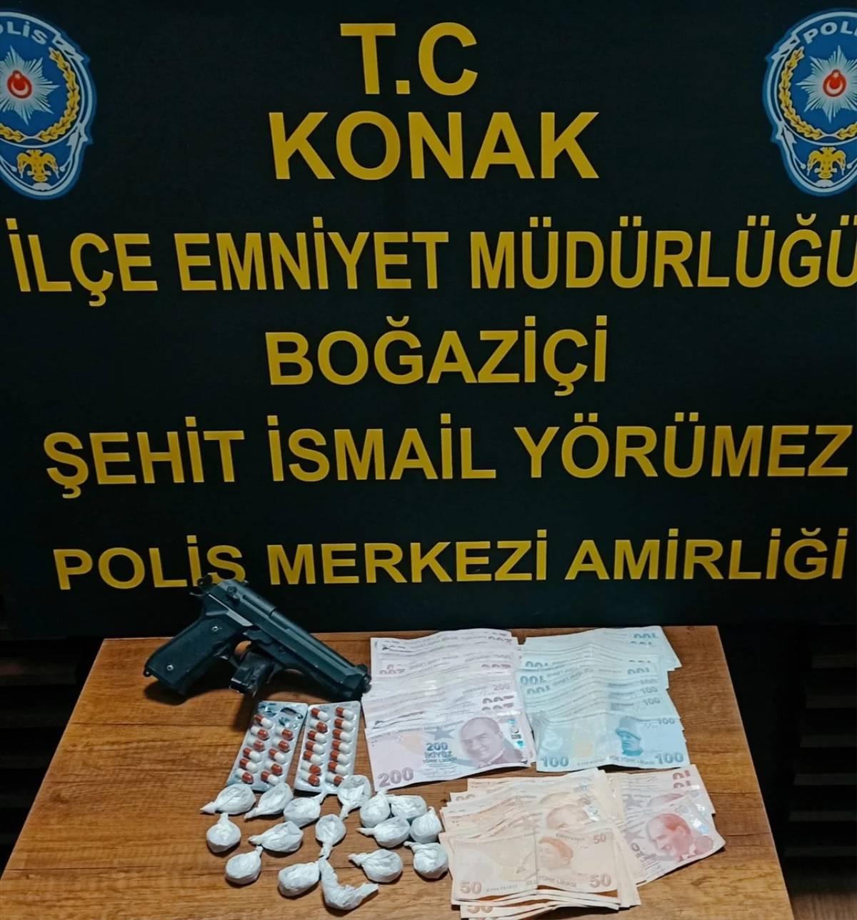 Konak\'ta Uyuşturucu Ticareti Yapan 2 Kişi Gözaltına Alındı