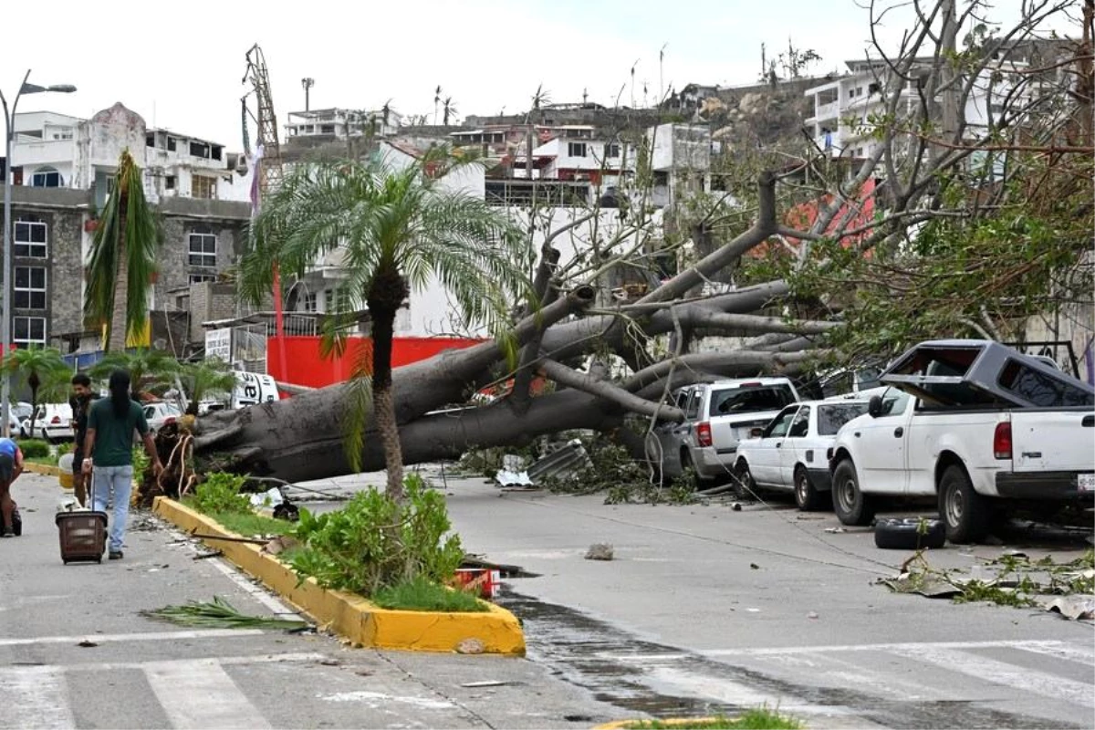 Meksika Devlet Başkanı Otis Kasırgası\'nın mağdurlarına destek planını açıkladı