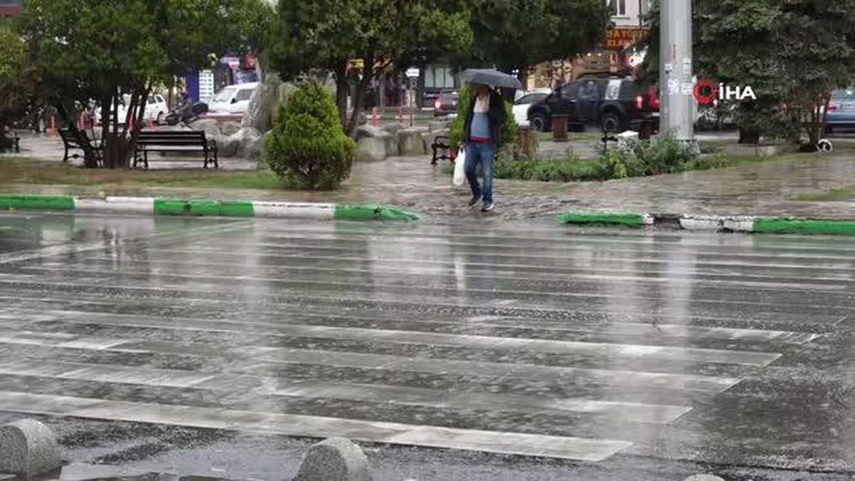 Meteoroloji uyarmıştı: Kırklareli\'nde sağanak etkili oluyor