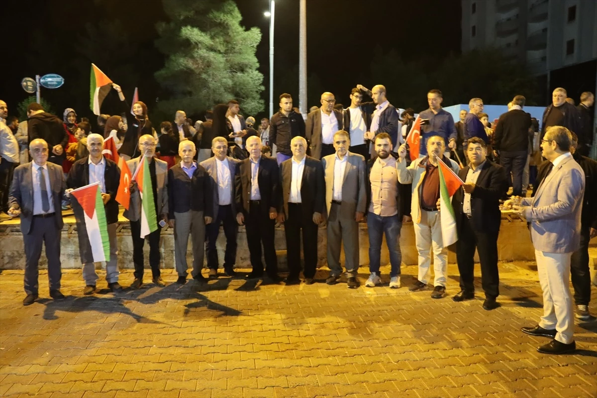 Midyat\'ta Gazze\'ye Destek Yürüyüşü Düzenlendi