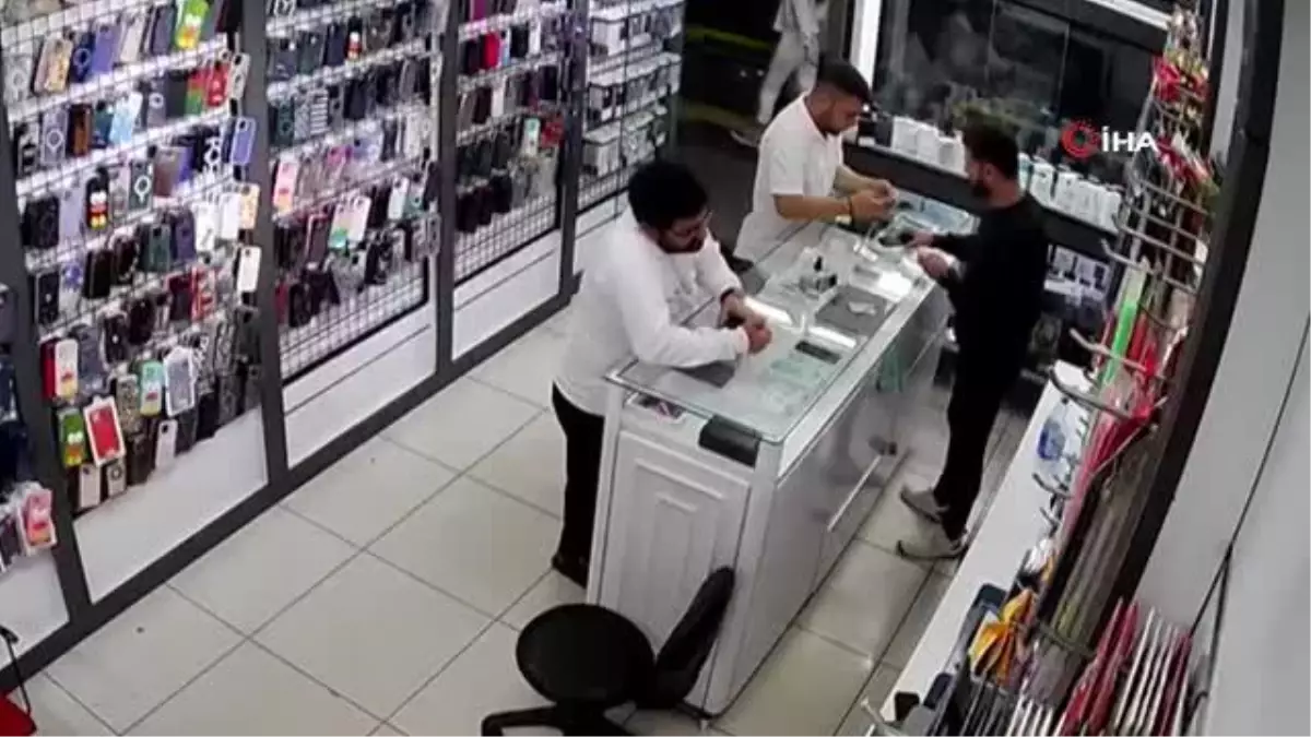 Samsun\'da Bir Kişi Cep Telefonu Çaldı