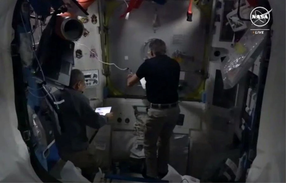 NASA Astronotları Bilimsel Araştırma ve İstasyon Bakımı İçin Uzay Yürüyüşü Gerçekleştirdi