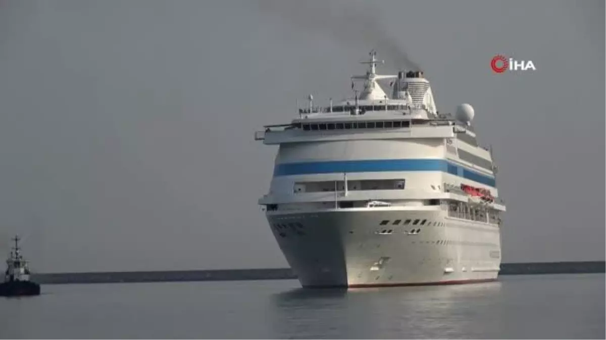 Samsunlular Dev Kruvaziyer Gemisini Horonla Karşıladı