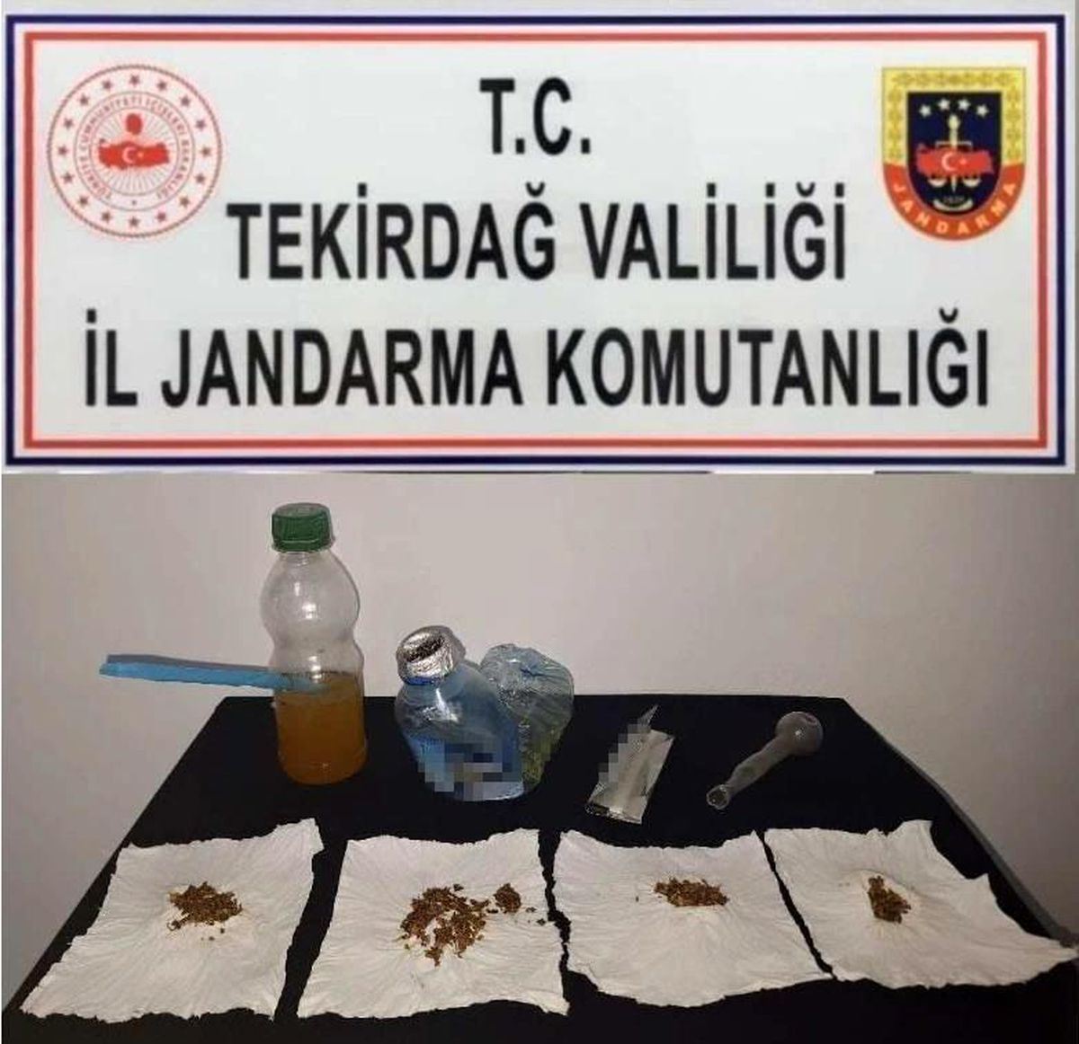 Tekirdağ\'da Jandarma Ekipleri 4 Şüpheli Uyuşturucudan Yakaladı