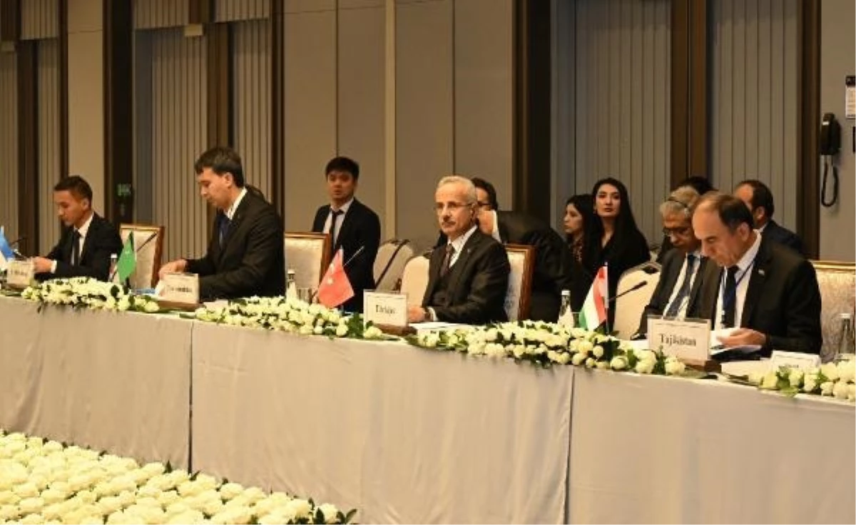 Uraloğlu, Ekonomik İşbirliği Teşkilatı 12. Ulaştırma Bakanları Toplantısı\'na katıldı (2)