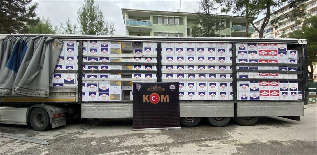 Uşak\'ta 10 Milyon Adet Bandrolsüz Makaron ve 150 Kilo Tütün Ele Geçirildi