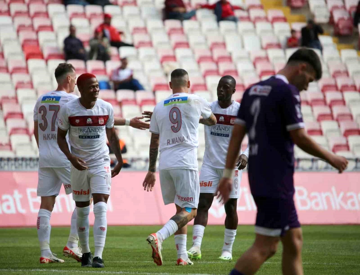 Sivasspor, Artvin Hopaspor\'u 4-0 mağlup ederek üst tura çıktı