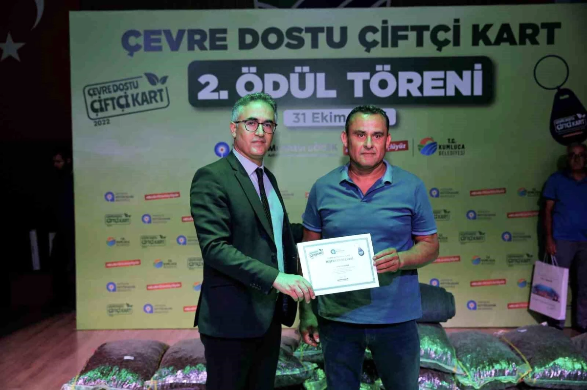 Antalya\'da Çiftçilere Çevre Dostu Çiftçi Kart Projesi Ödülleri Verildi