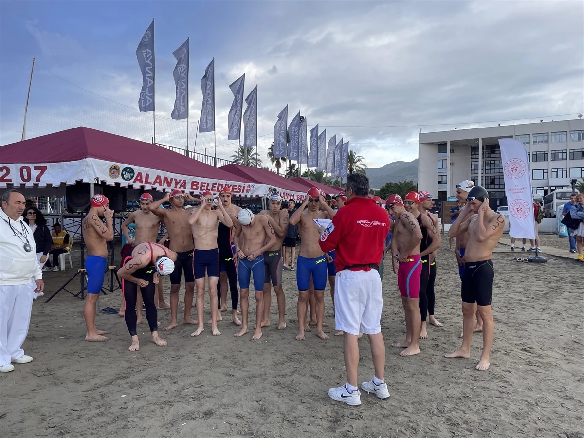 Açık Su Yüzme Milli Takım Belirleme Yarışları Alanya\'da Başladı
