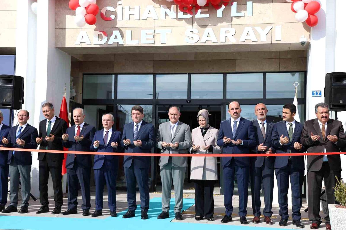 Adalet Bakanı Tunç: "Bu katliamı gerçekleştiren katiller insanlık önünde hesap verecekler"