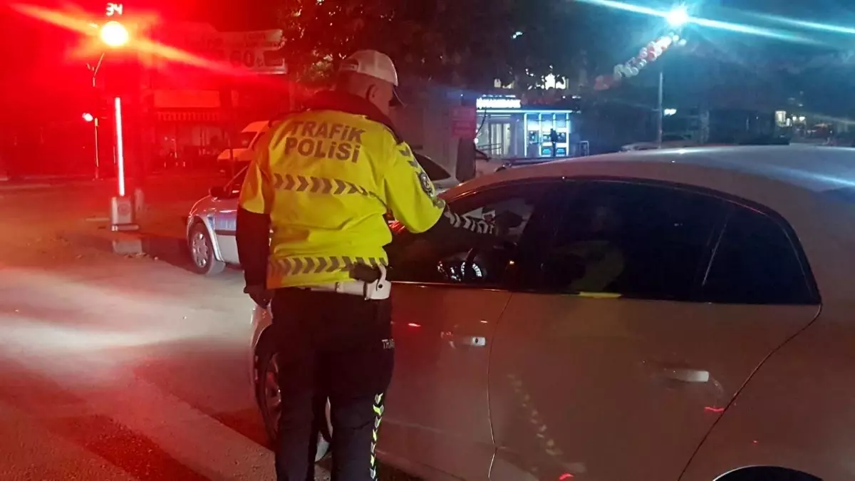 Çorum Alaca\'da Polis Ekipleri Şok Uygulama Yaptı