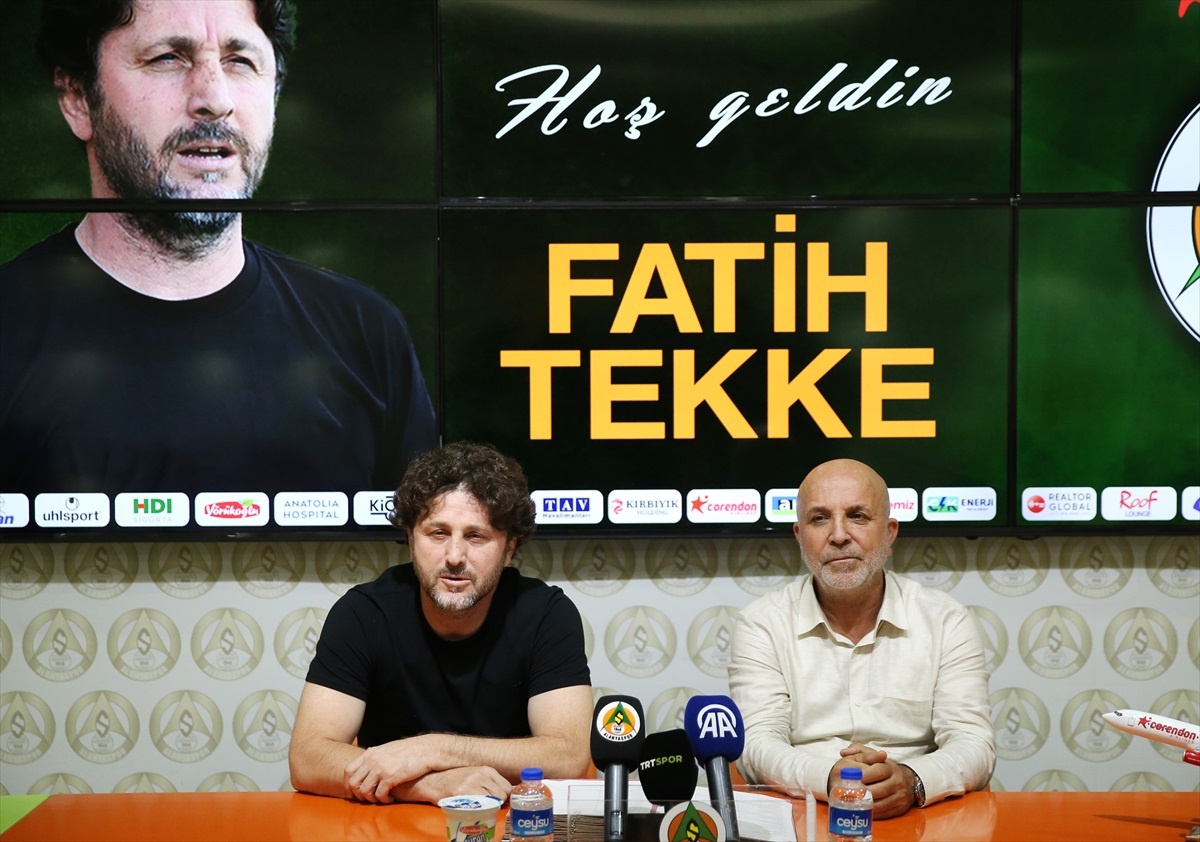Corendon Alanyaspor, Fatih Tekke\'yi teknik direktör olarak atadı