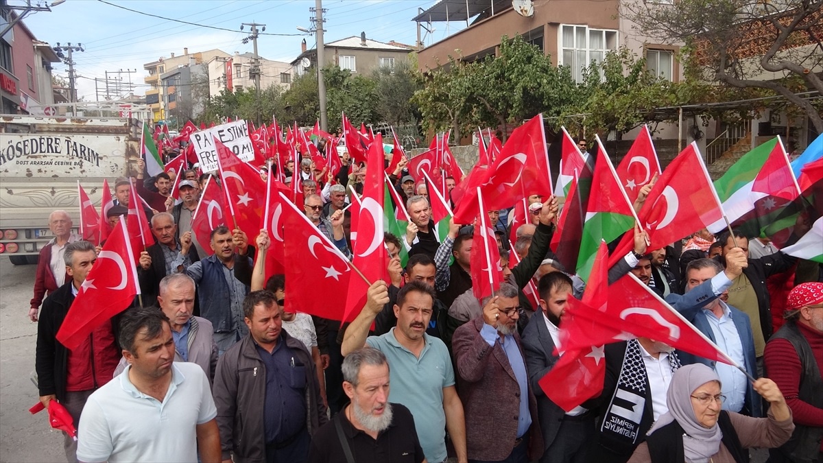 Çanakkale\'de Filistin\'e Destek Yürüyüşü Düzenlendi