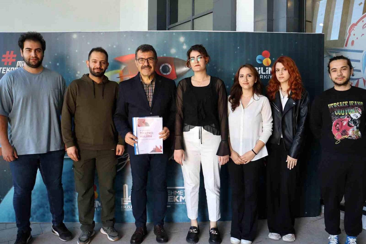 Bilim Tiyatro Kulübü, Havacılık ve Uzay Konularını Ele Alan Oyunlar Üzerinde Çalışıyor