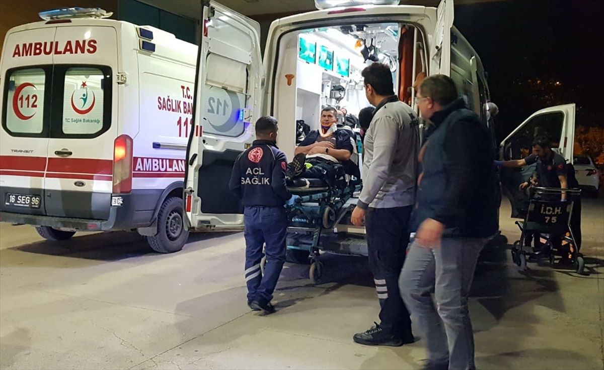Bursa\'da otomobillerin çarpıştığı kazada 1 kişi öldü, 6 kişi yaralandı