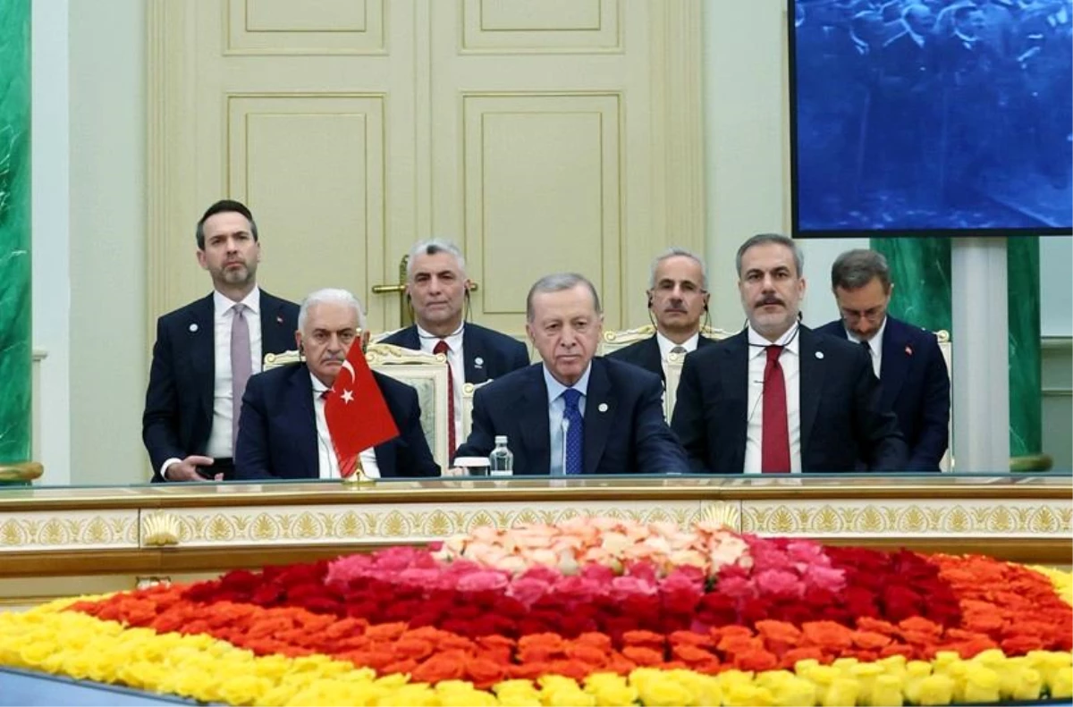 Cumhurbaşkanı Recep Tayyip Erdoğan, İsrail-Filistin çatışmasına ilişkin, "Önceliğimiz insani ateşkesin tesis edilmesidir.