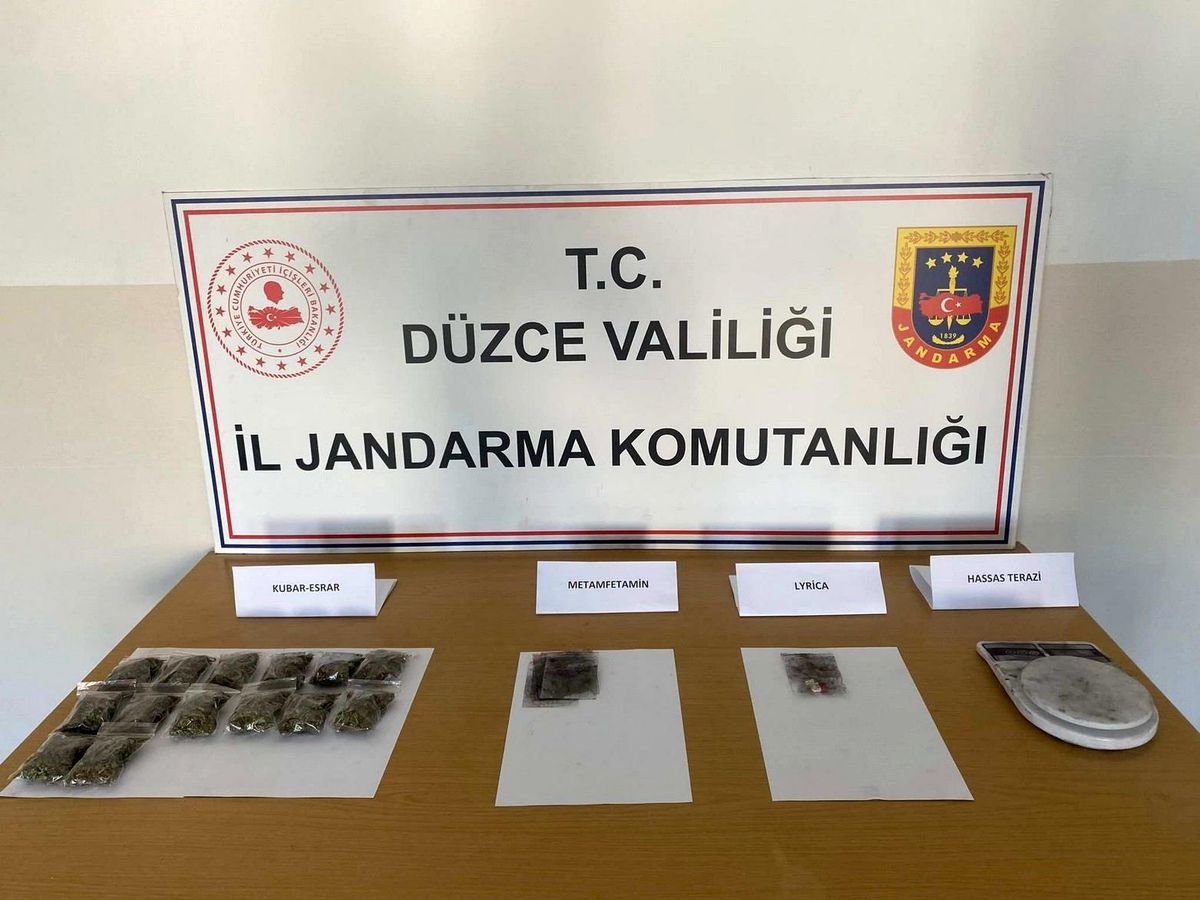 Düzce\'de Uyuşturucu Operasyonu: 18 Kişi Yakalandı