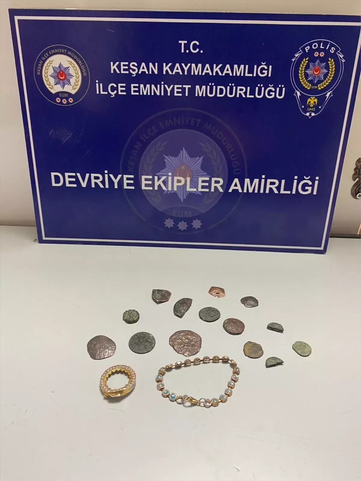 Edirne\'de Kaçakçılık Operasyonunda 709 Tarihi Eser Ele Geçirildi