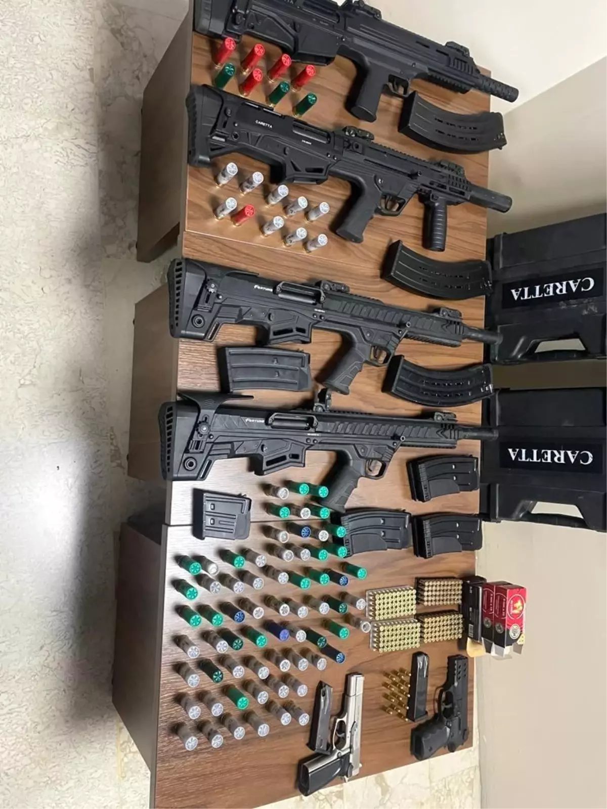 Denizli\'de Eğlence Mekanından Yağma Yapan 11 Şüpheli Yakalandı