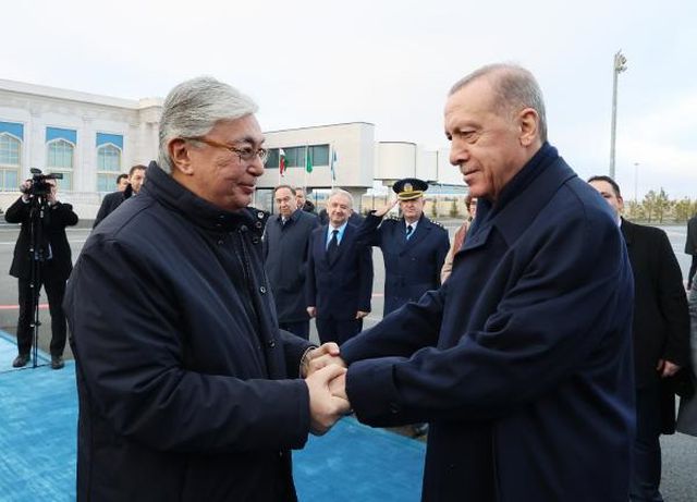 Cumhurbaşkanı Erdoğan, Kazak mevkidaşına TOGG hediye etti Cumhurbaşkanı Erdoğan, Kazak mevkidaşına TOGG hediye etti