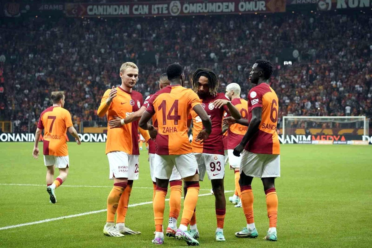 Galatasaray, Süper Lig\'de 10. galibiyetini elde etti