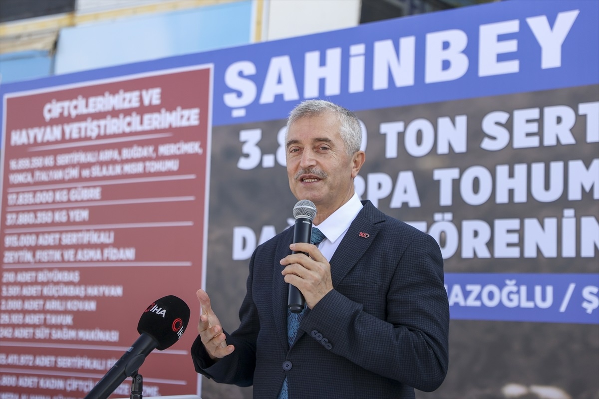 Gaziantep\'te Şahinbey Belediyesi Çiftçilere 3 Bin 800 Ton Tohum ve Gübre Dağıttı