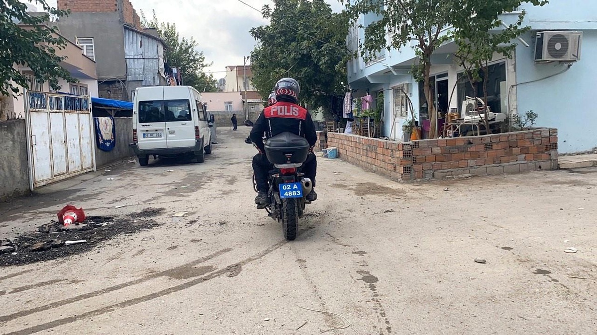Adıyaman\'da Hırsızlık Şüphelileri Polis Kovalamacasından Kaçtı