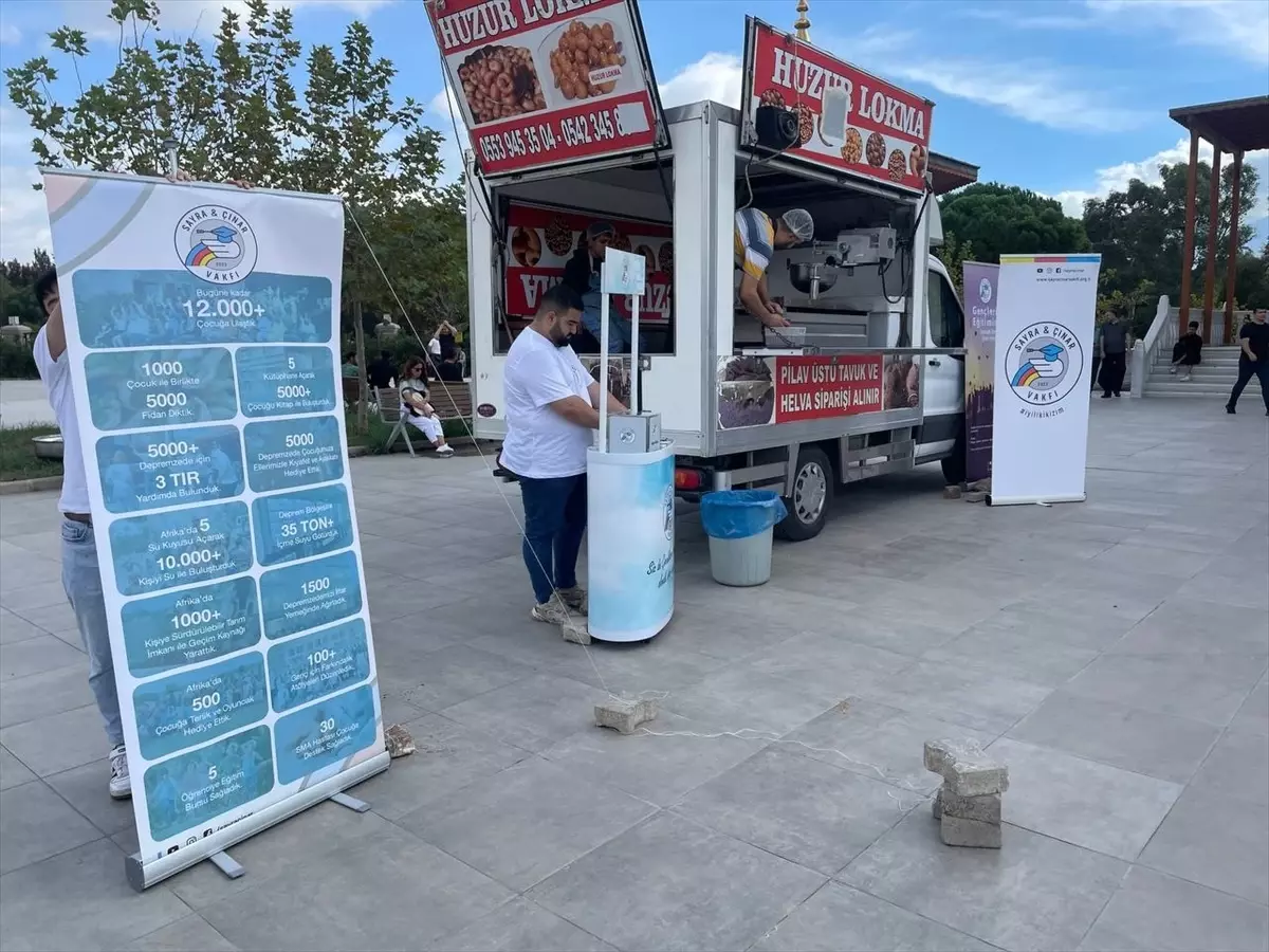 İzmir\'de Depremde Hayatını Kaybeden İkizler İçin Dua Edildi