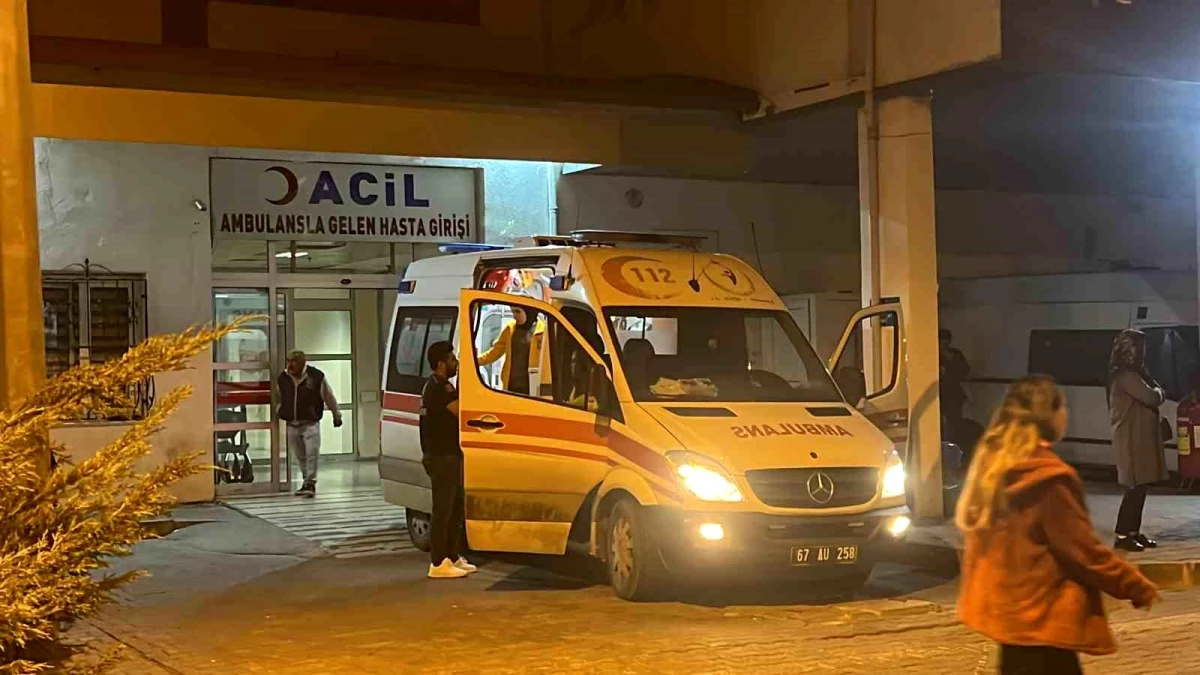 Zonguldak\'ta kamyonet ile işçi servisi çarpıştı: 11 yaralı