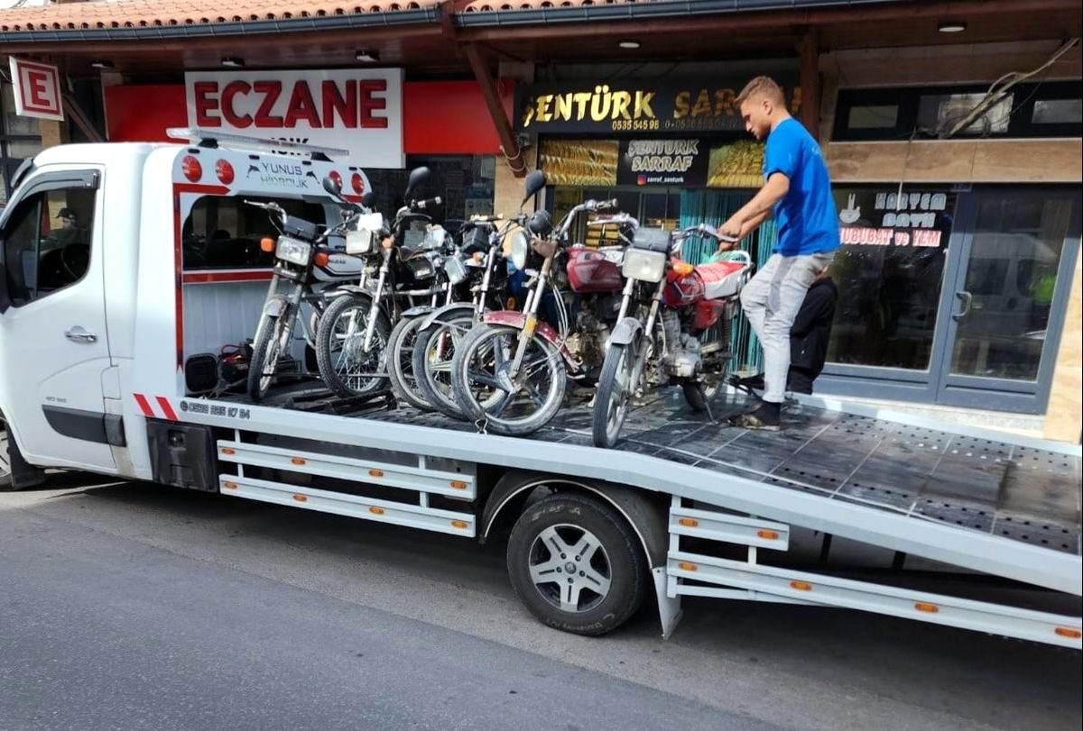 Konya Karapınar\'da Tescilsiz ve Plakasız Motosikletlere Operasyon