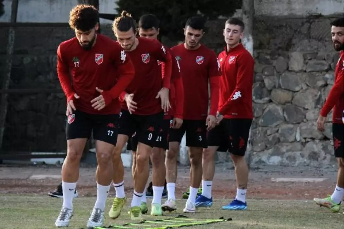 Karşıyaka, Çeşme'de kampa girdi