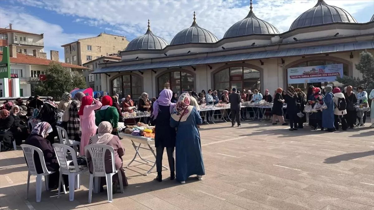 Kırıkkale Belediyesi Mahalle Konaklarından Gazze\'ye Destek Kermesi