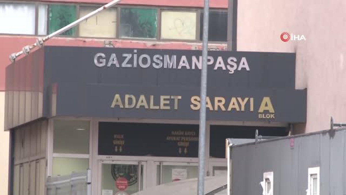 Lise öğrencisi kızın suratına attığı taşla dişlerinin kırılmasına neden olan gencin yargılanmasına başlanıldı