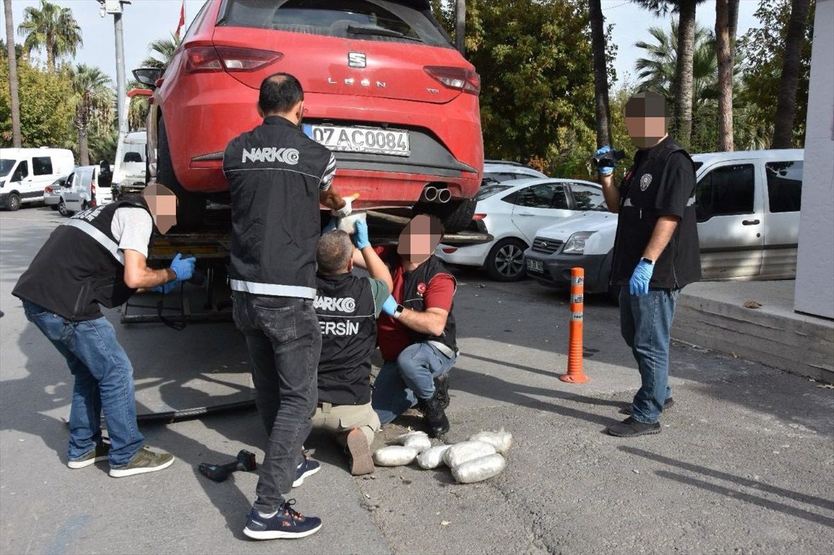 Mersin\'de Otomobilde Gizlenmiş 8 Kilo Esrar Ele Geçirildi