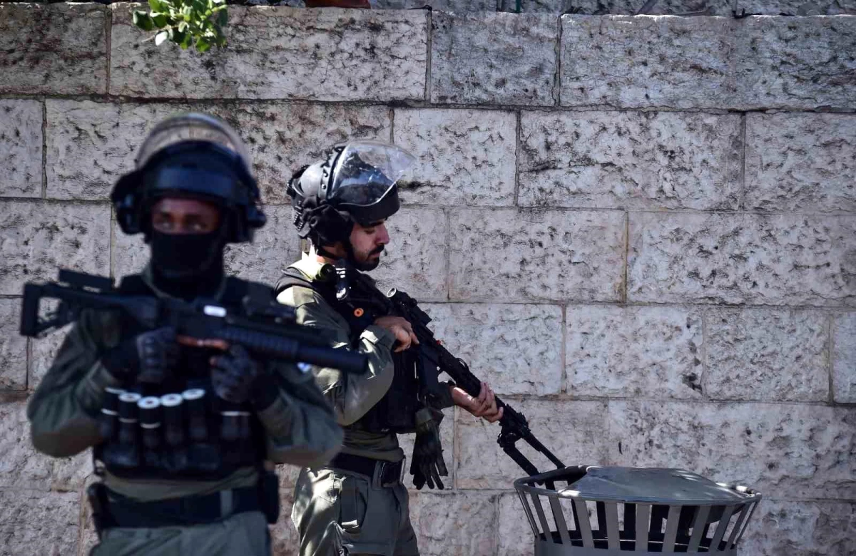 İsrail Güçleri Mescid-i Aksa\'da Filistinlilere Müdahale Etti