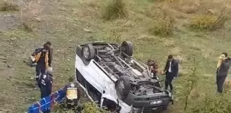 Siirt'te minibüs şarampole devrildi: 4 yaralı