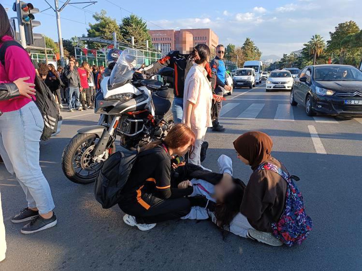 Samsun\'da motosikletin çarptığı 16 yaşındaki kız hastanelik oldu