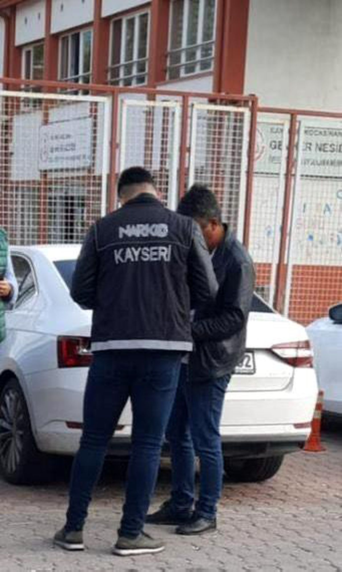 Kayseri\'de okul çevresinde narkotik uygulaması yapıldı