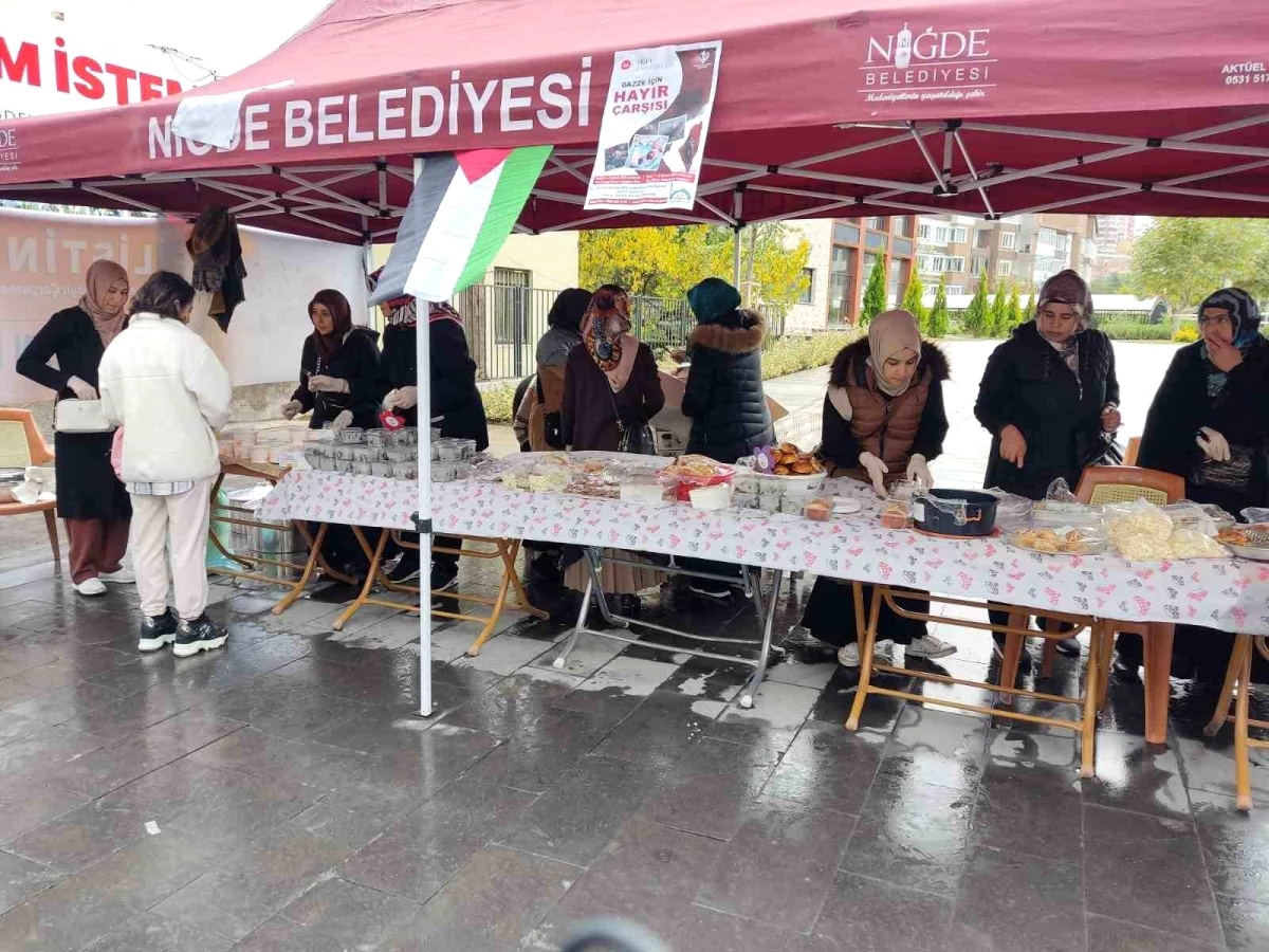 Niğde\'de Hayır Çarşısı Açıldı, Gelir Filistin\'e Bağışlanacak
