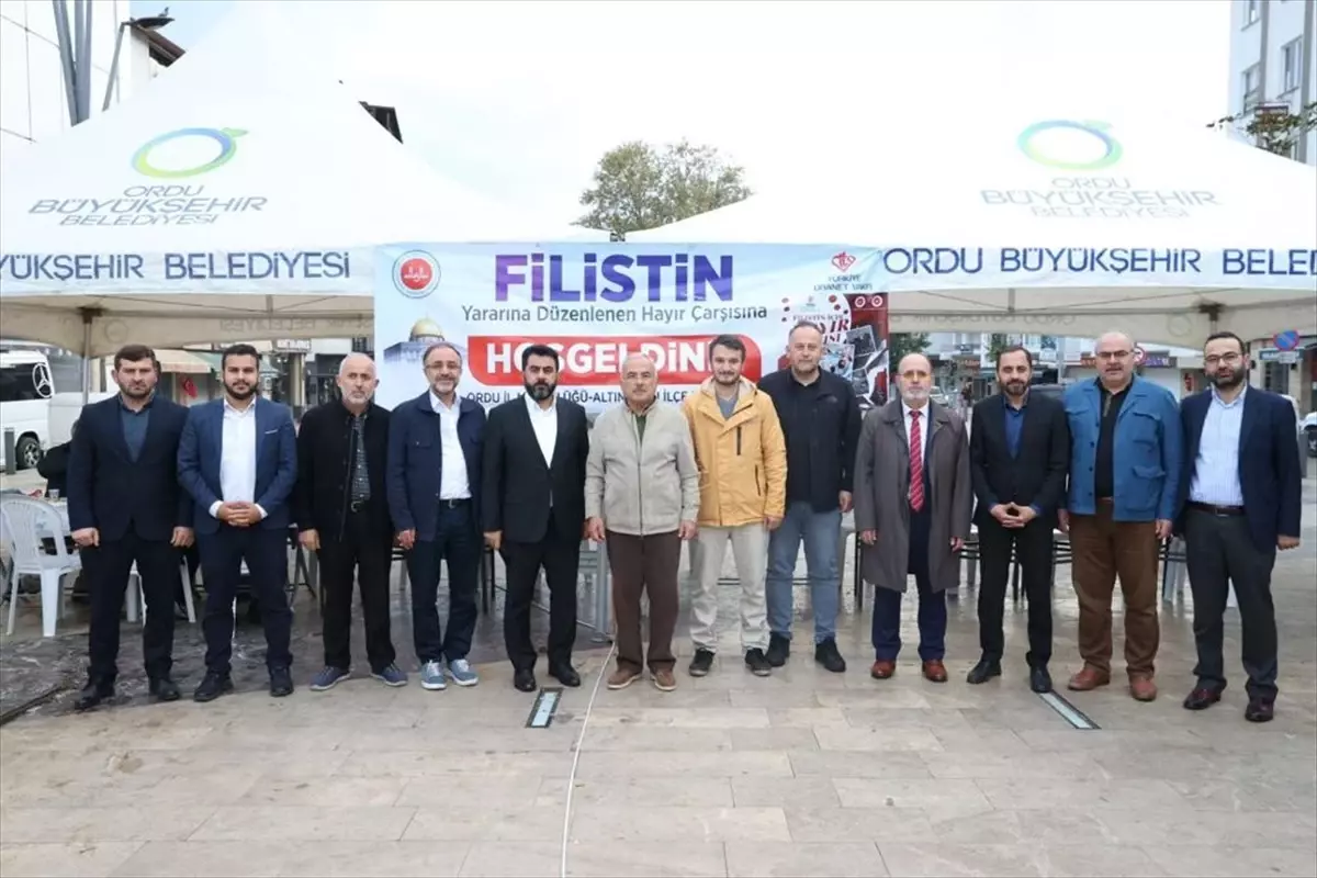Ordu Büyükşehir Belediye Başkanı Mehmet Hilmi Güler, Filistin\'e destek amacıyla düzenlenen kermesi ziyaret etti