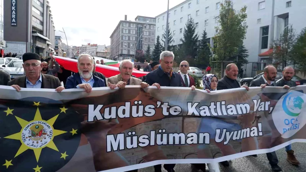 Osmanlı Ocakları Erzurum'da dünya Müslümanları için yürüdü