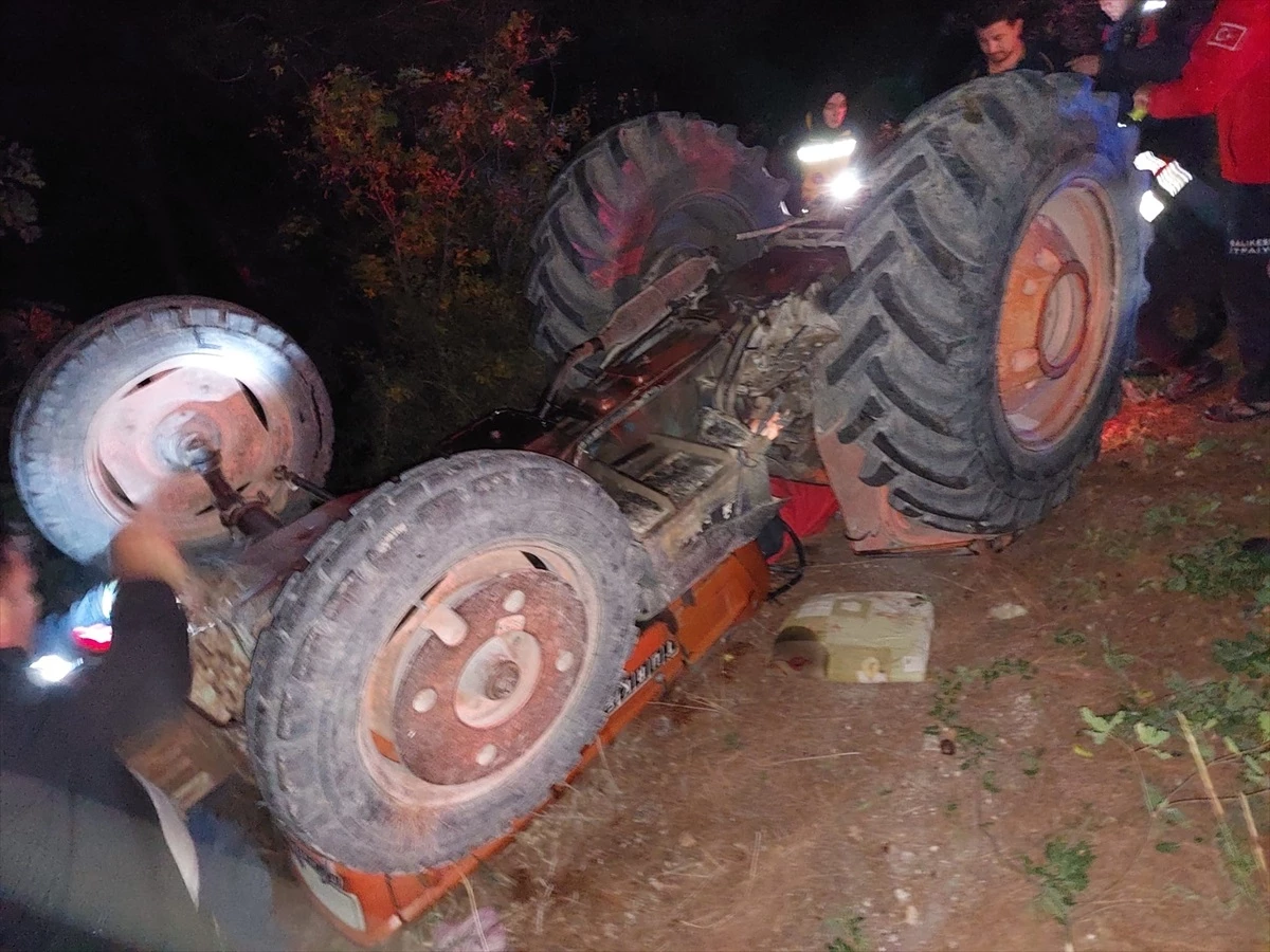 Balıkesir\'de traktör kazası: Sürücü hayatını kaybetti