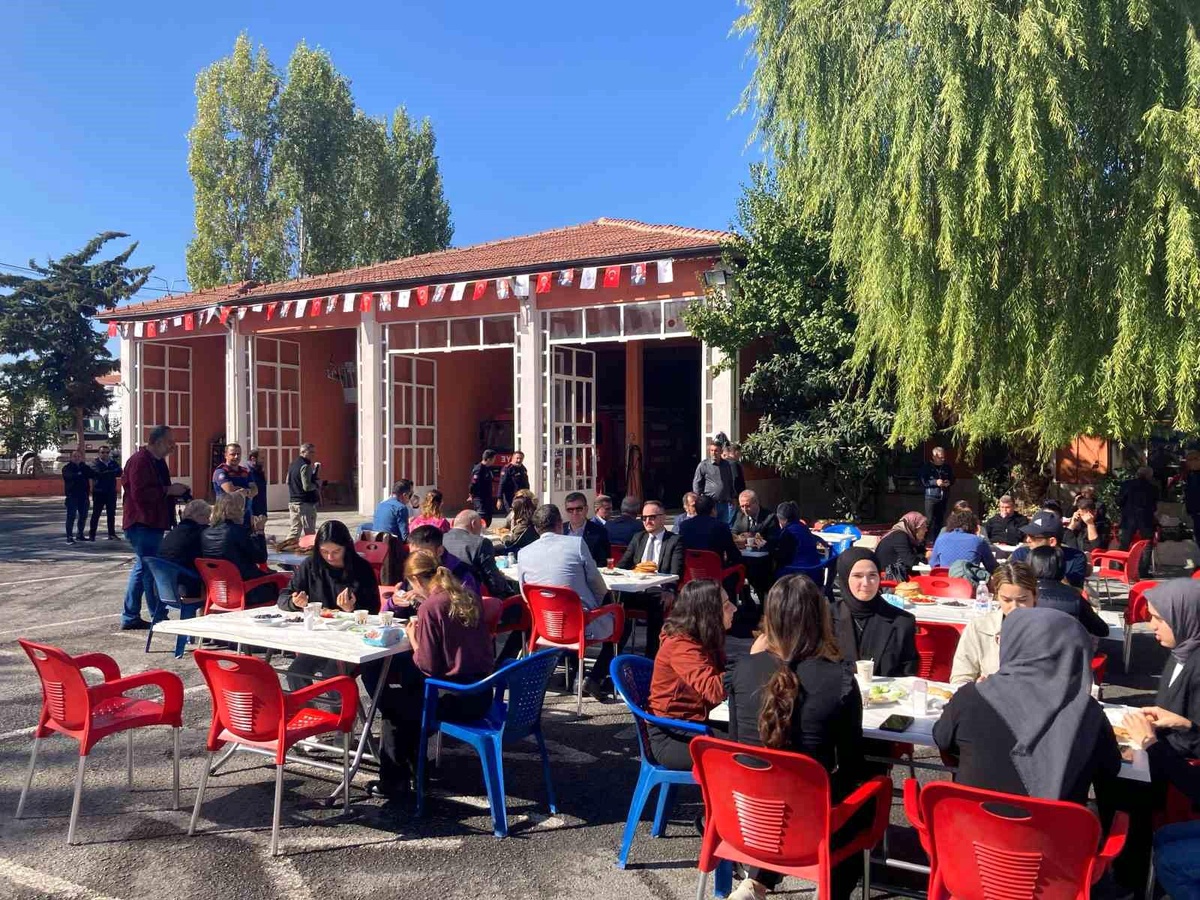 Burdur\'da Trafik Kazasında Hayatını Kaybeden İtfaiye Eri Anısına Dua Okutuldu