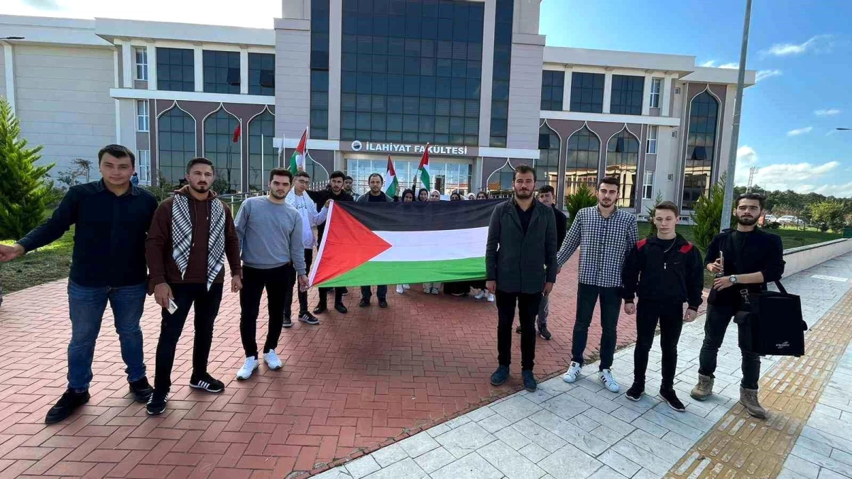 Sinop Üniversitesi Öğrencileri Gazze\'deki Soykırıma Tepki Gösterdi