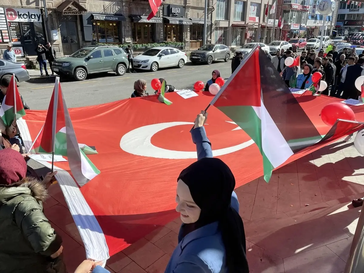 Ardahan AK Parti Gençlik Kolları İsrail\'in Filistin halkına yaptığı zulmü protesto etti