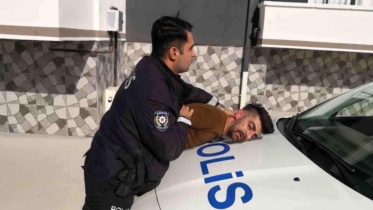 Aksaray\'da Polis ile Sürücü Arasında Kovalamaca