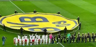 Bayern Münih'in Faslı Oyuncusu Mazraoui, Dortmund Maçında Sahaya Çıktı