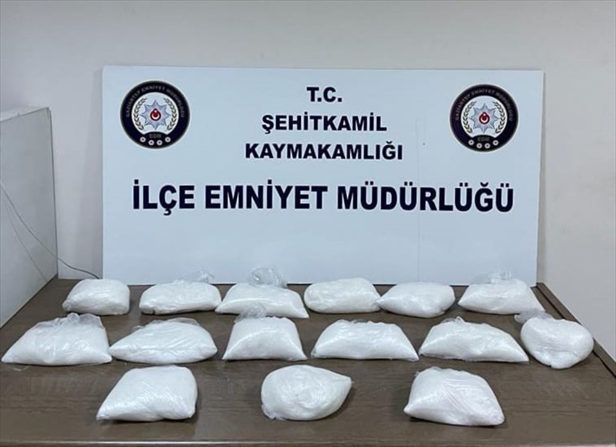 Gaziantep\'te 14 kilo 950 gram metamfetamin ele geçirildi